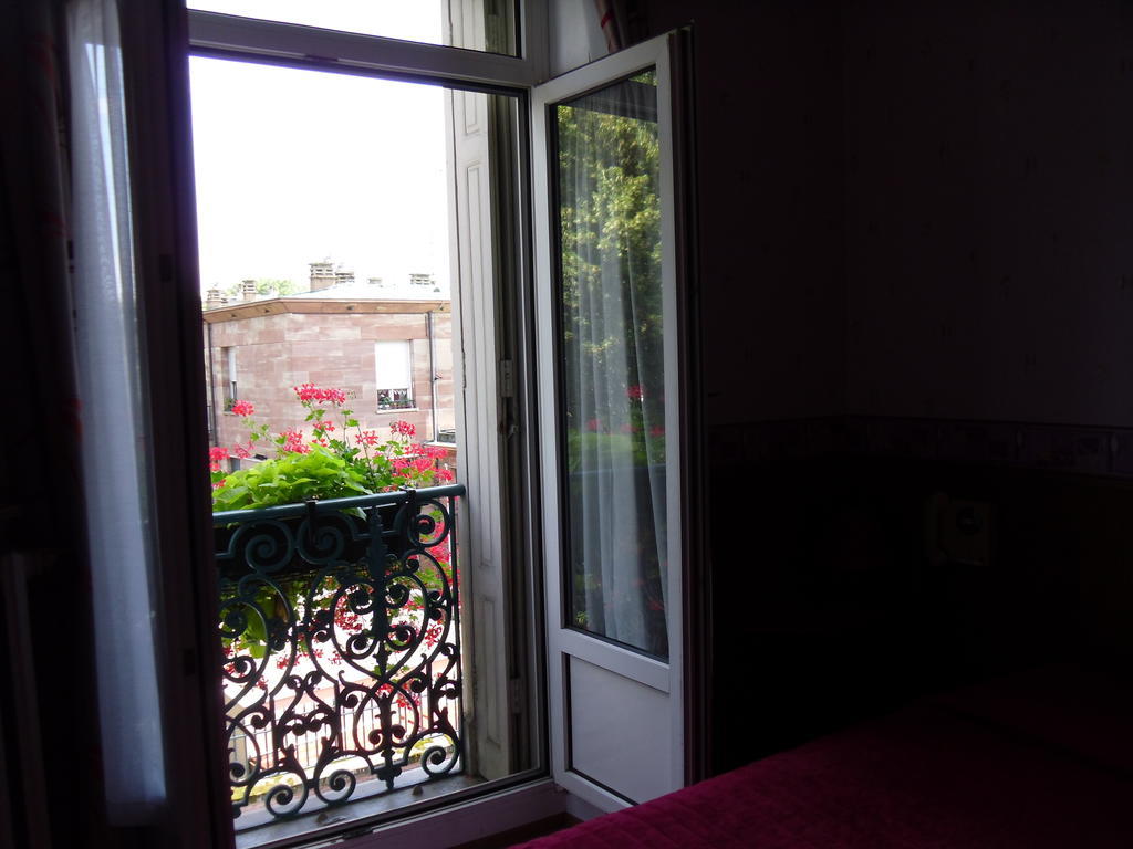 Hotel De Bale Мюлуз Екстериор снимка